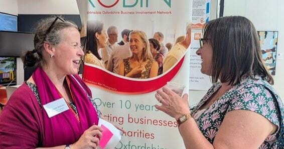 Two ROBIN guests in conversation